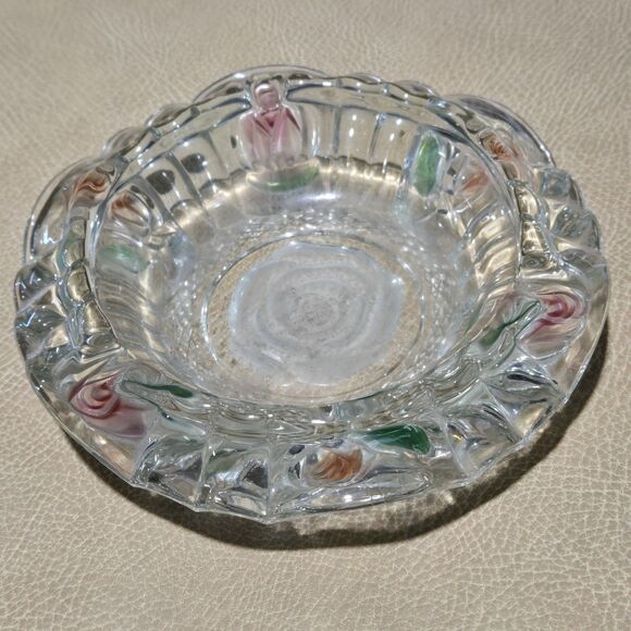 Vintage Pink Rose Glass Inlaid Rimmed Ashtray w/ Green Leaves 6" Diameter - Picture 3 of 10